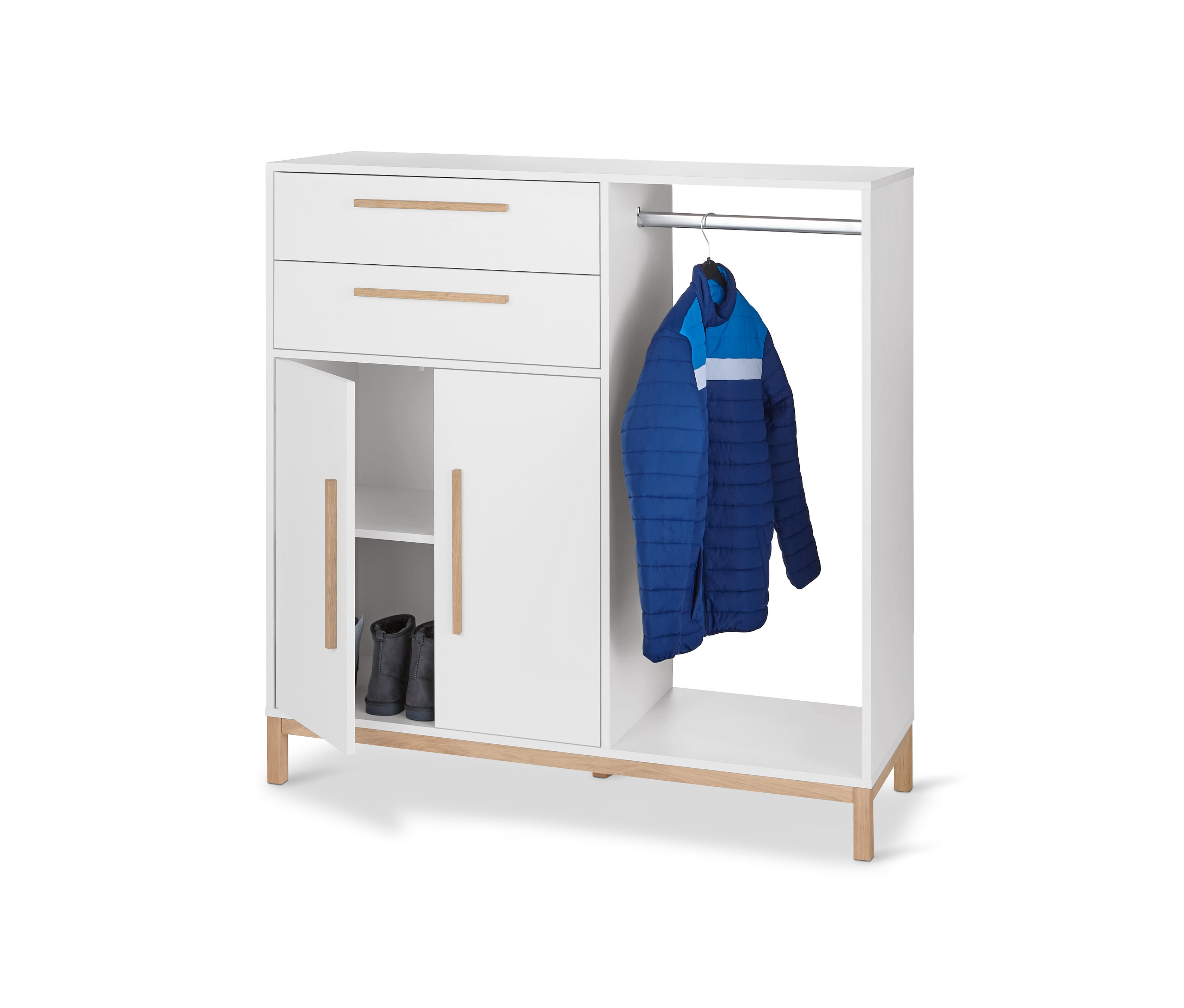 Bílá komoda »Eklund« s věšákem na šaty, s otevřenými dvířky a botami uvnitř.