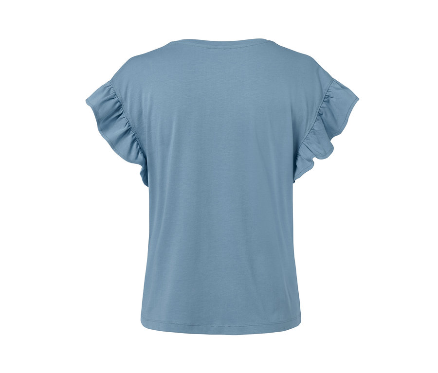 Modré triko s volánky na rukávech.