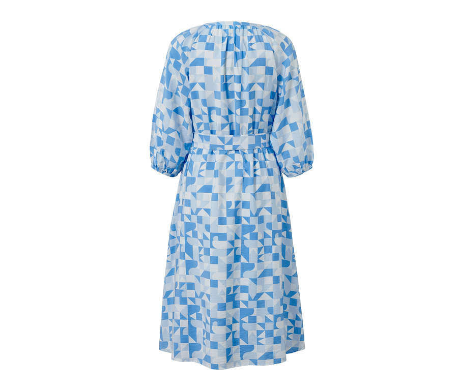 Tkané šaty s potiskem modré a bílé barvy.