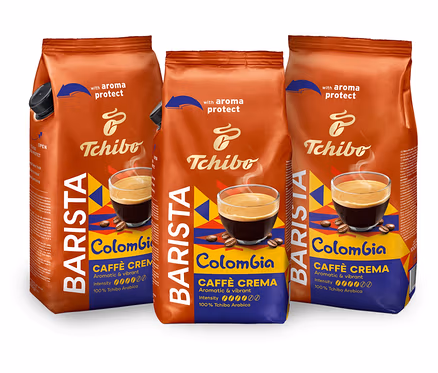 Tři balení zrnkové kávy BARISTA Origins Colombia − 3 × 1 kg na bílém pozadí.