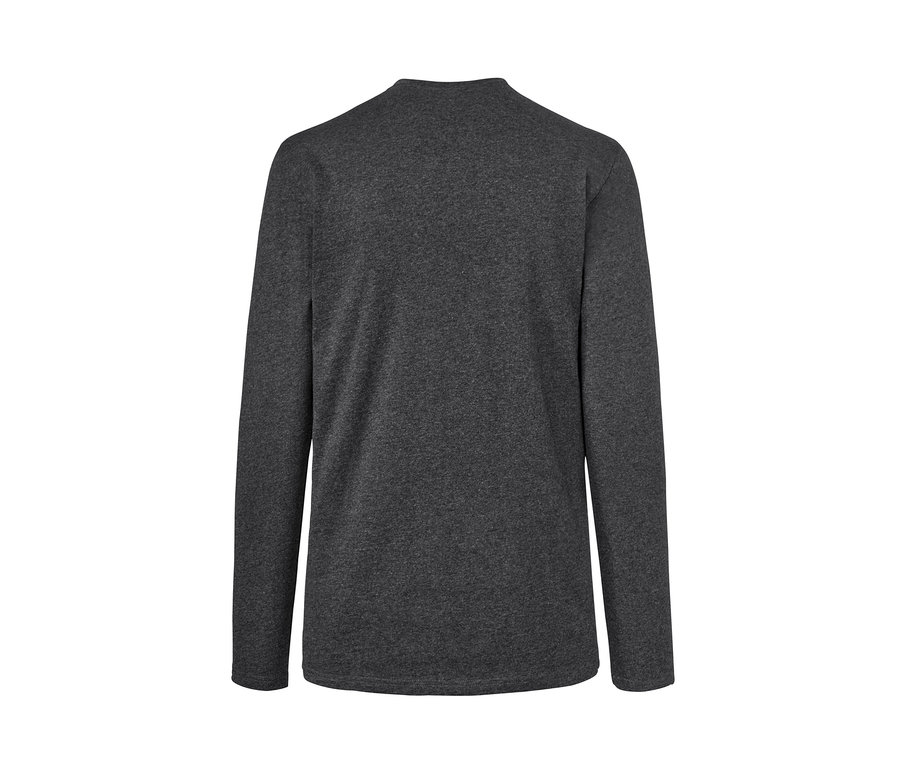 Šedé pyžamové tričko s dlouhým rukávem.