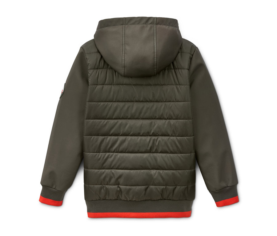 Zadní pohled na hybridní prošívanou bundu s kapucí z recyklovaného materiálu olivové barvy s červenými lemy.