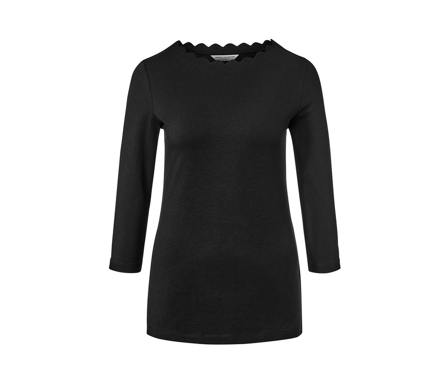 Černé triko s 3/4 rukávem.