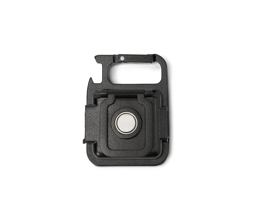 Černé multifunkční světlo s karabinou.