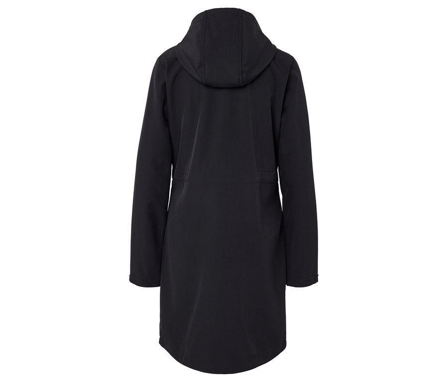 Černý kabát s kapucí, pohled zezadu.