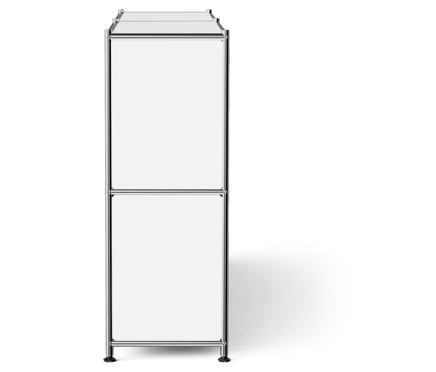 Bílý modulární úložný systém s chromovaným rámem a dvěma policemi.