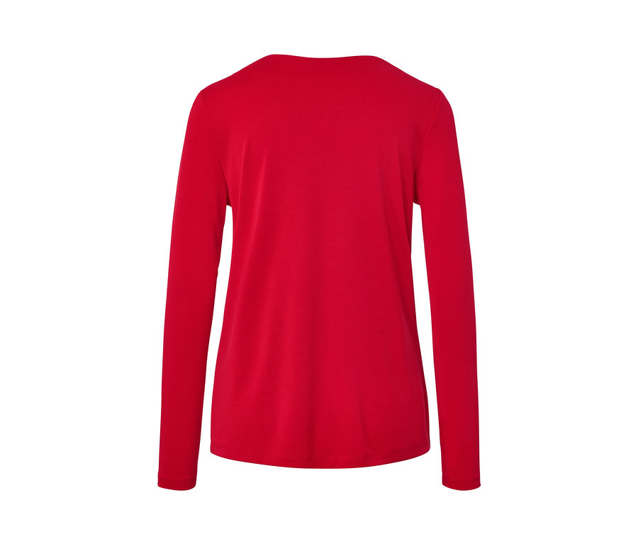 Červené halenkové triko s řasením.