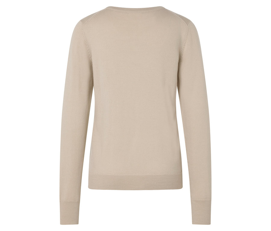 Béžový svetr s dlouhým rukávem z pohledu zezadu.