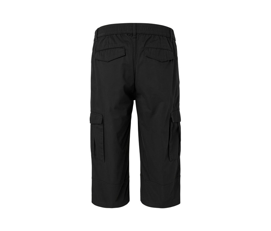 Antracitové cargo bermudy ve 3/4 délce zezadu. Mají kapsy na suchý zip.