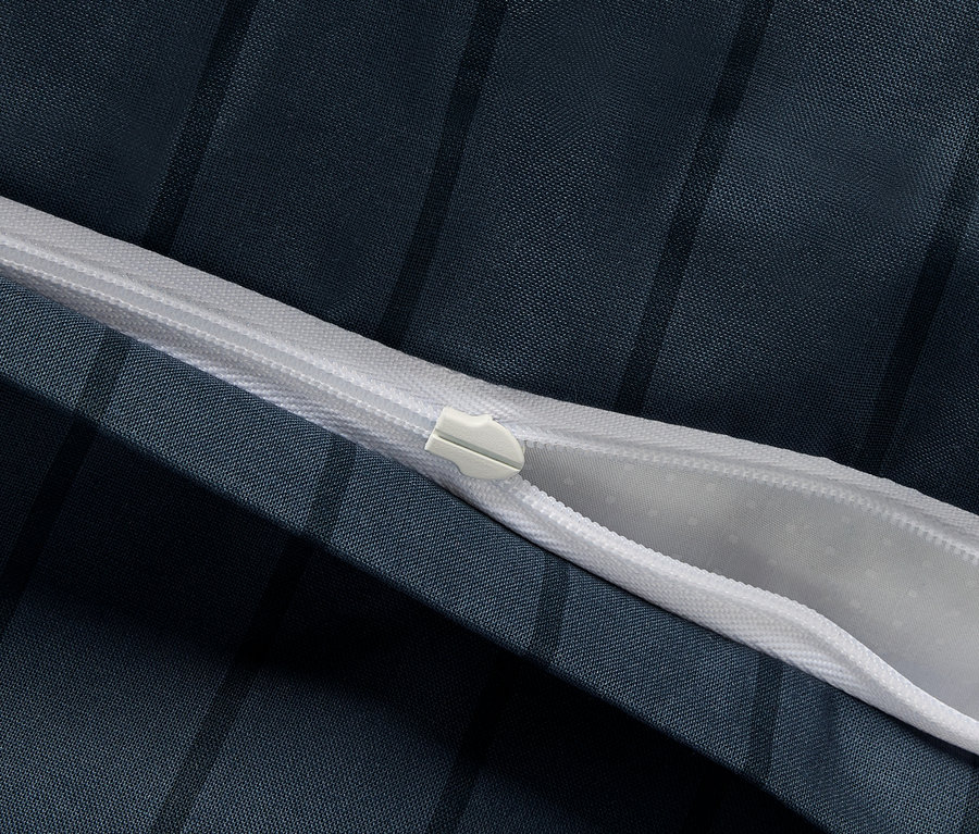 Detailní záběr na zip standardní velikosti povlečení renforcé.