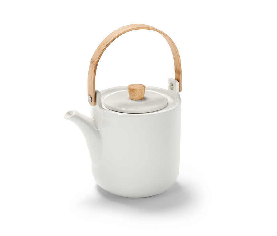Bílá konvice na čaj.
