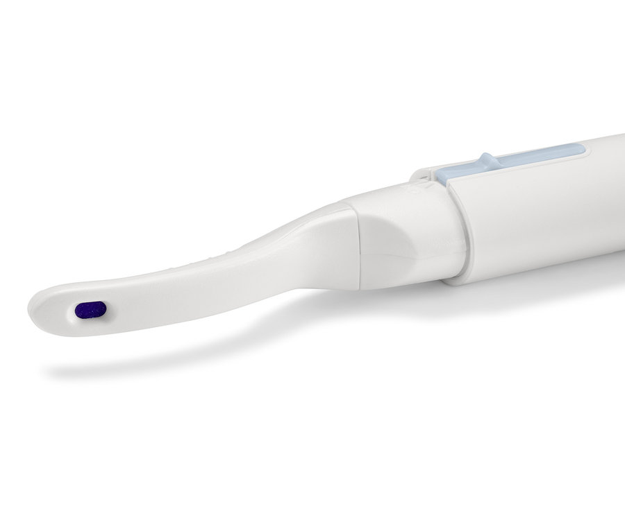 Detail vyhřívané kulmy na řasy.