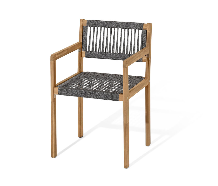 Detailní pohled na balkónovou soupravu s textilním výpletem.