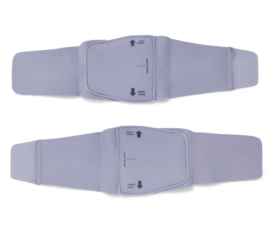 Dva světle fialové nastavitelné pásy zobrazené shora na bílém pozadí.