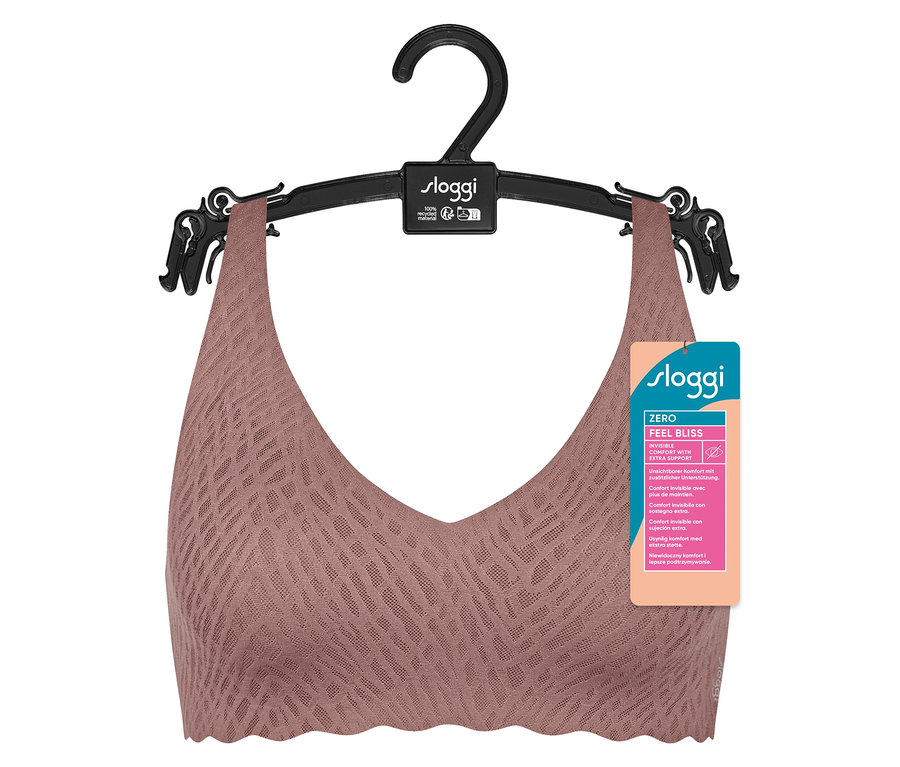 Měkká podprsenka sloggi ZERO Feel Bliss Soft Bra, cacao, visí na černém ramínku.