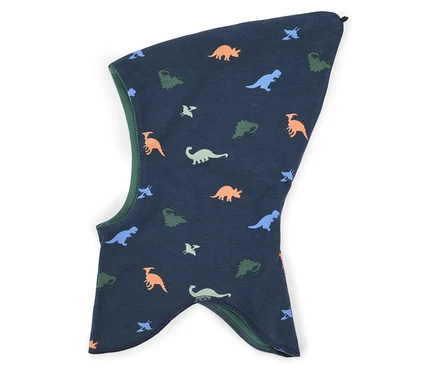 Tmavě modrá kukla s oranžovým, zeleným a modrým vzorem dinosaurů, podšitá zelenou látkou.