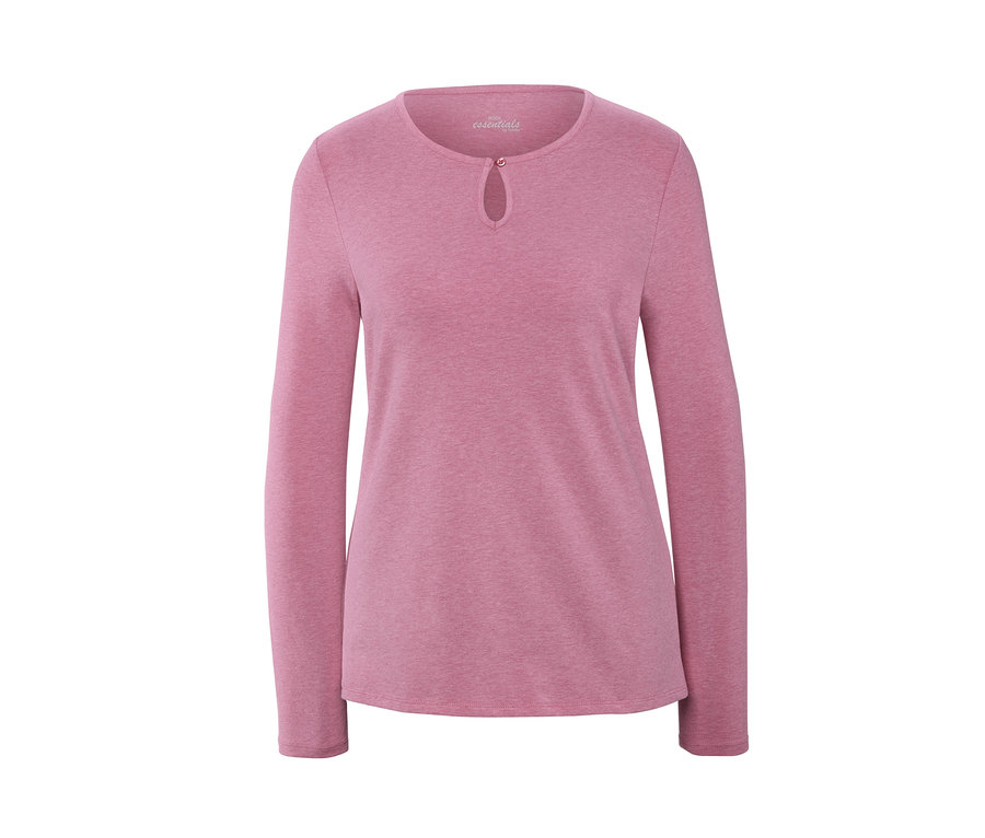 Růžové pyžamo s dlouhým rukávem.