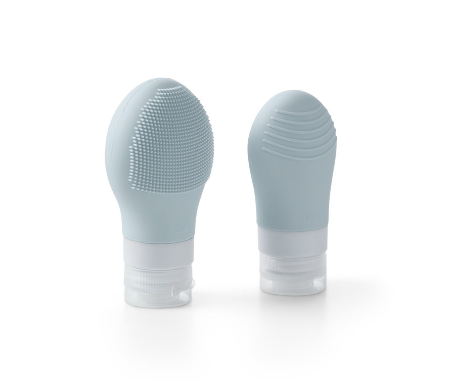 Dvě lahvičky na šampon.