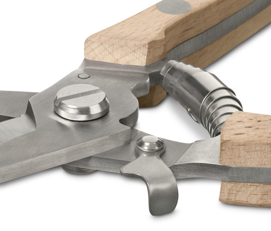 Detail zahradnických nůžek.