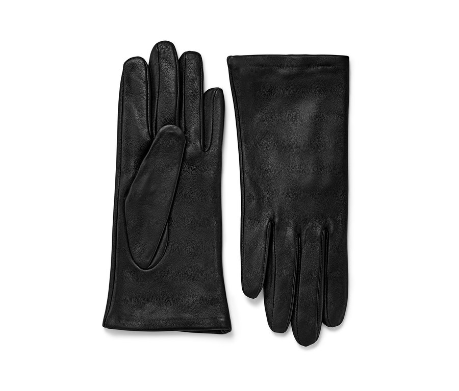 Dvoje černé kožené rukavice.