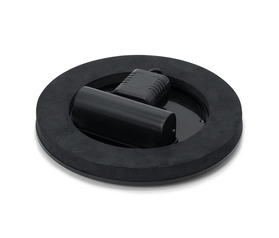 Černá plovoucí solární fontána s osvětlením.