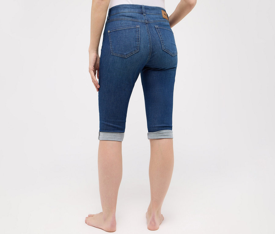 Žena zezadu nosí džíny Angels »Capri Turn-Up«, Slim Fit, modré.