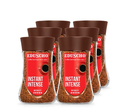Šest balení instantní kávy EDU Instant Intense 200 g v průhledných sklenicích s hnědým víčkem.