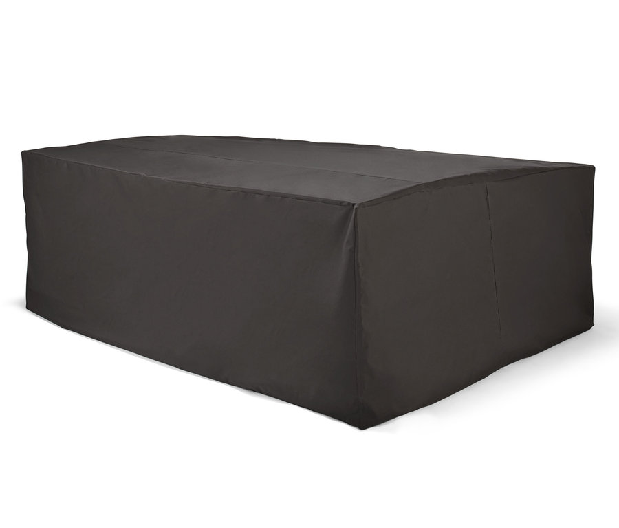 Černý prémiový ochranný kryt na zahradní sedací soupravy.