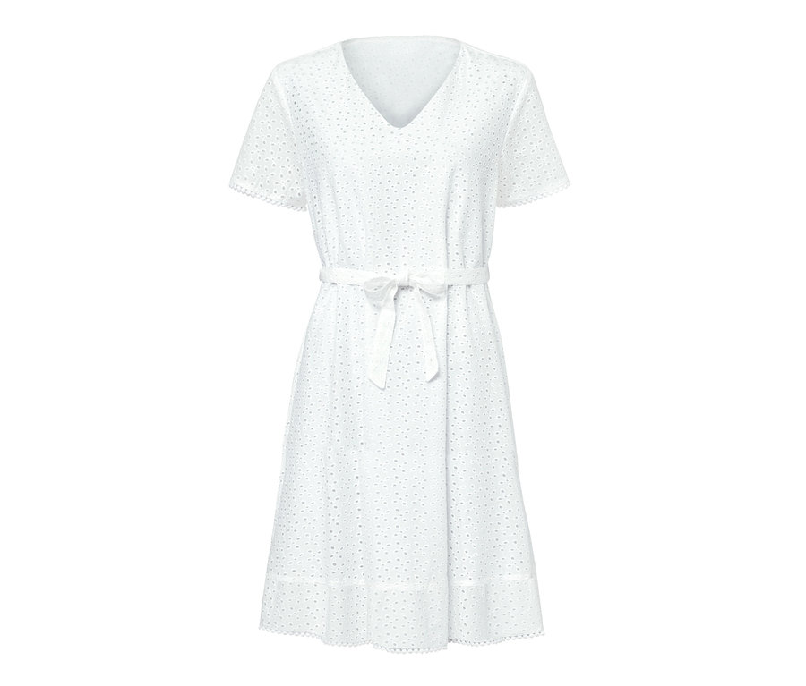 Bílé šaty s ažurovou výšivkou a krátkými rukávy.