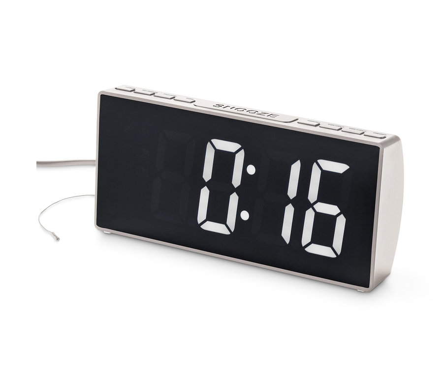 Detail digitálního rádiového budíku XXL zobrazujícího čas 0:16.