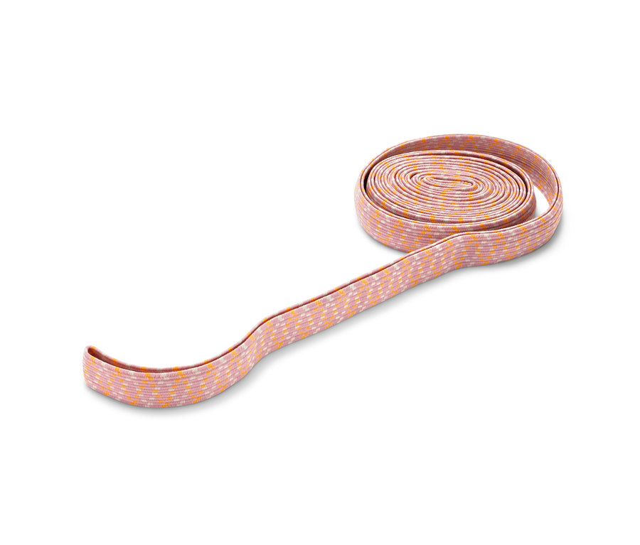 Stočená guma na skákání v růžovo-oranžové barvě.