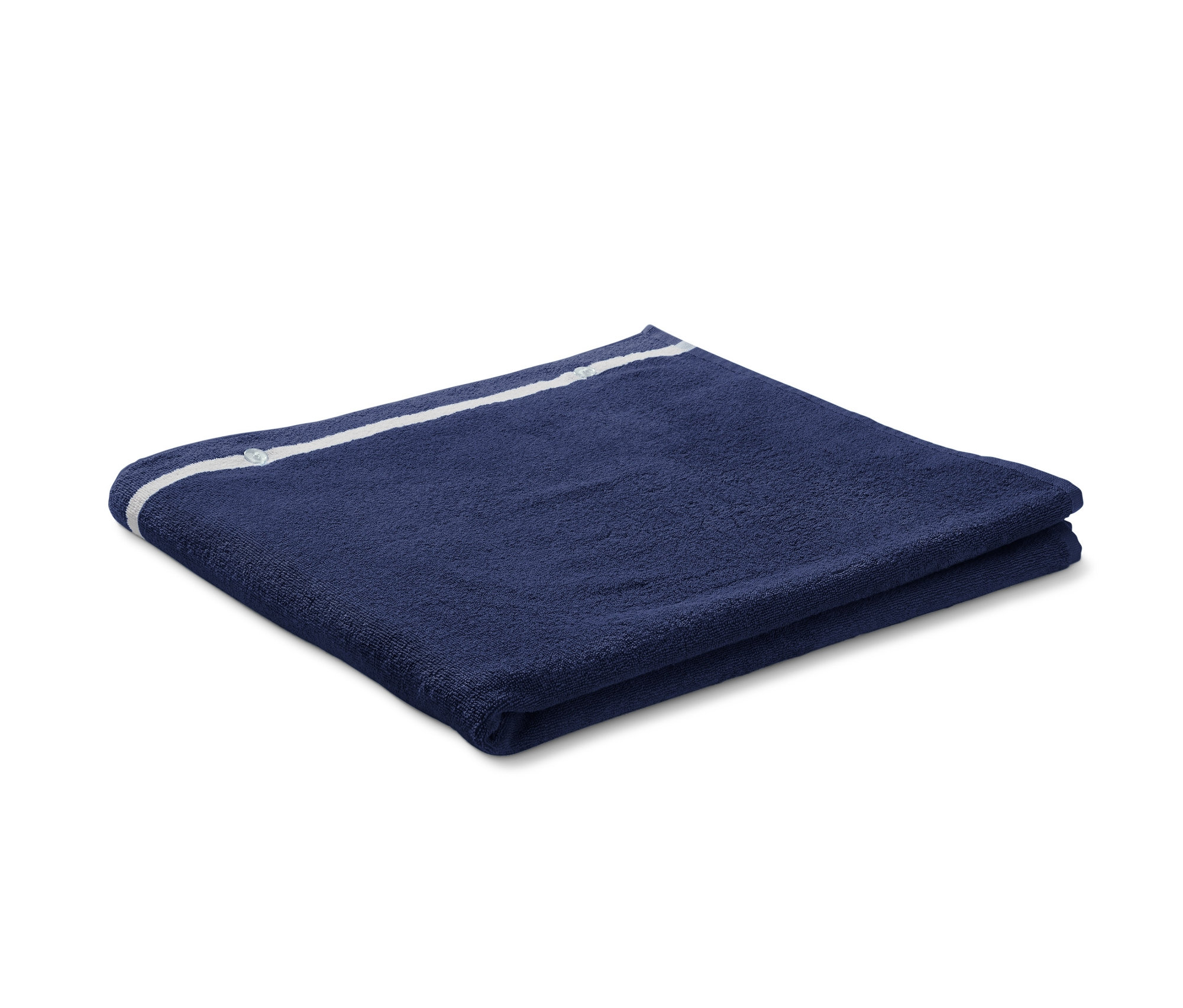 Tmavě modrá XL osuška a pončo 2 v 1 složené na bílém pozadí.