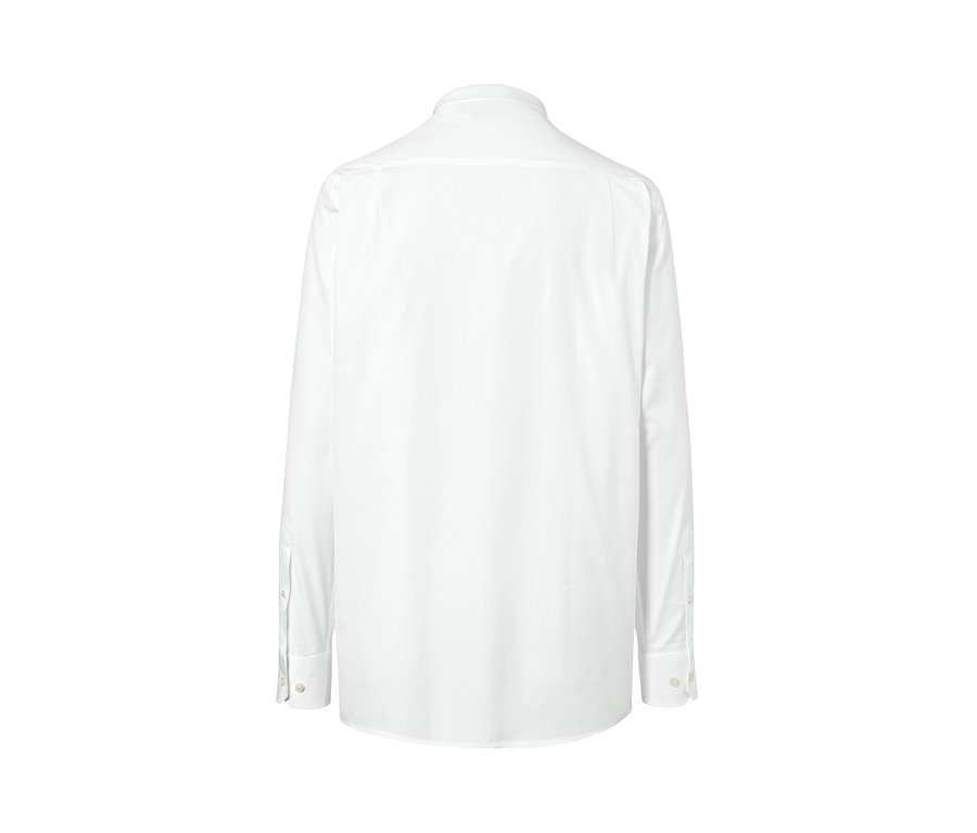 Zadní pohled na bílou košili Oxford střihu Comfort Fit.