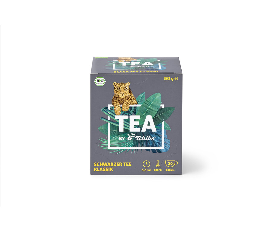 Balení BIO TEA by Tchibo Klassik 8 × 20 × 2,5 g. Na obalu je obrázek leoparda.