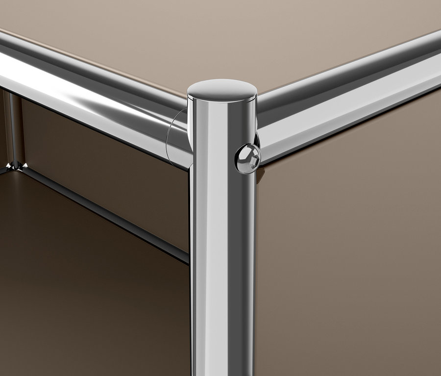 Detail rohu kovové komody CN3 šedobéžové barvy.