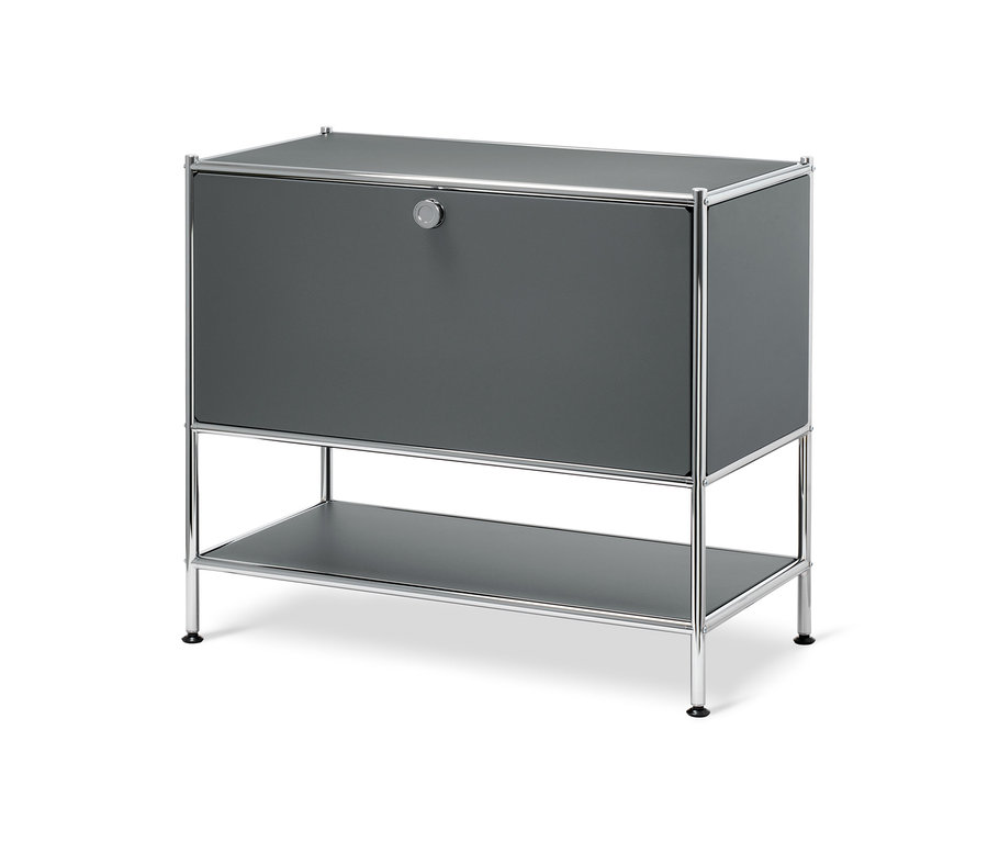 Šedá odkládací skříňka CN3 s jedněmi výklopnými dvířky.