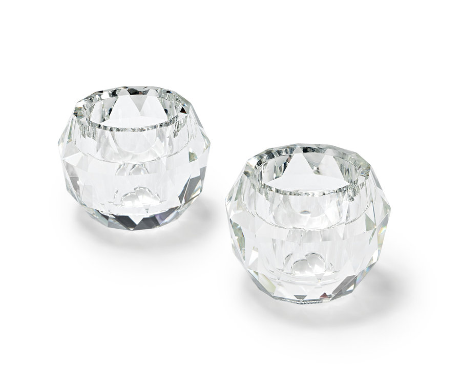 Dva skleněné svícny.