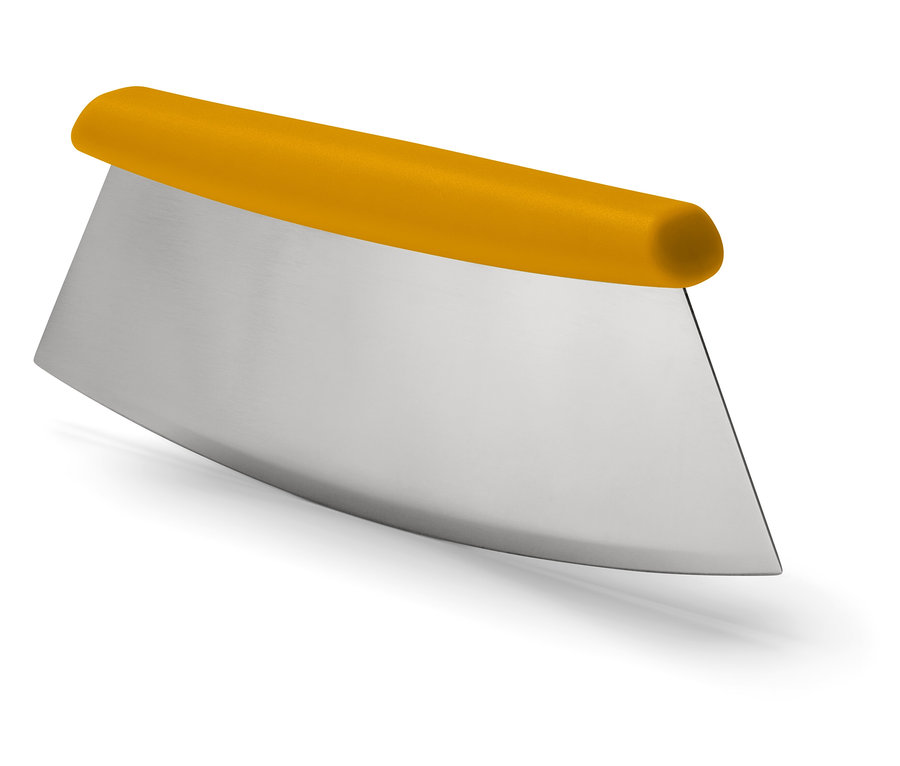 Kráječ na pizzu s žlutou rukojetí.