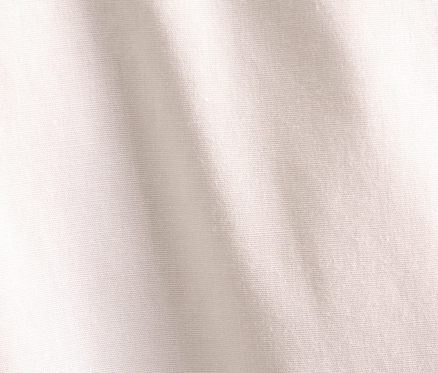 Detail látky popelínové halenky s kostkovaným detailem Seidensticker.