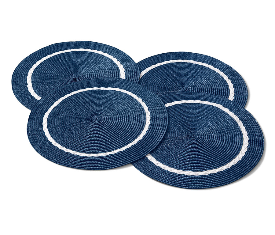 Čtyři modré prostírání.