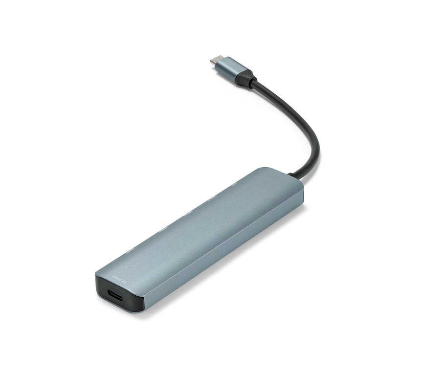 Modrý USB rozdělovač s černým kabelem na bílém pozadí.