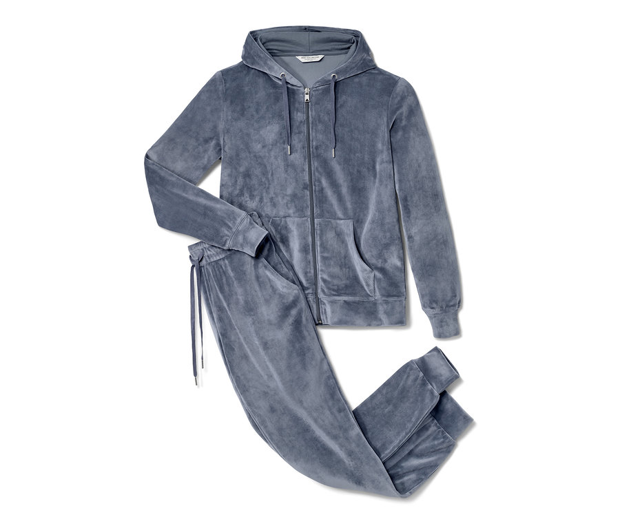 Tmavě modrá plyšová souprava: mikina na zip s kapucí a kalhoty.