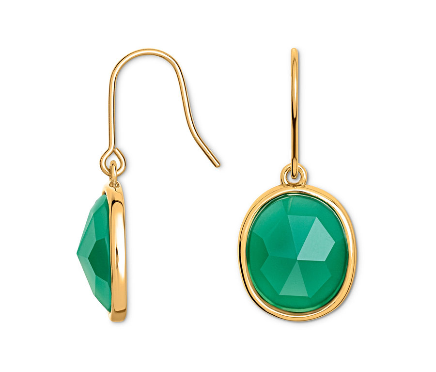 Dva zlaté náušnice s kulatými zelenými kameny.