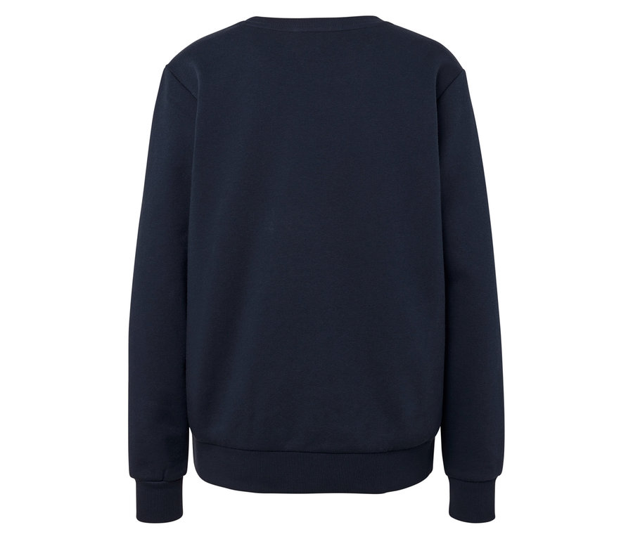 Tmavě modrá mikina s dlouhým rukávem, pohled zezadu.