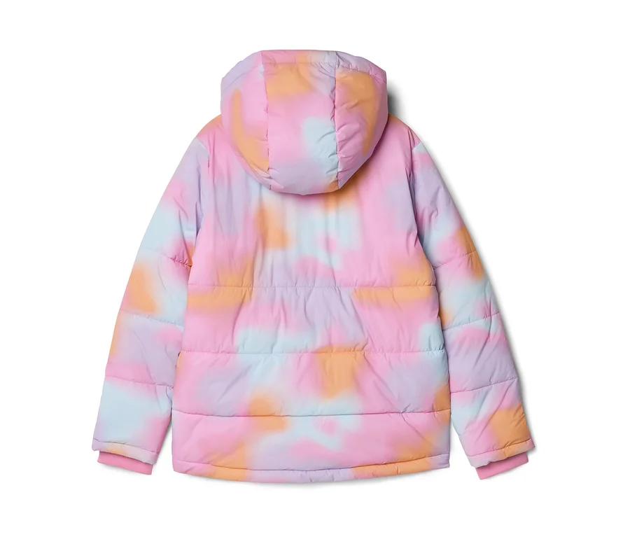 Zadní pohled na prošívanou bundu s růžovým, oranžovým, světle modrým a fialovým tie-dye vzorem, s kapucí a žebrovanými manžetami.