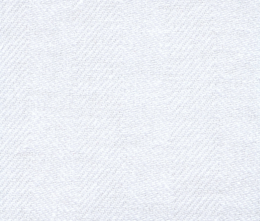 Detailní záběr bílého prémiového napínacího prostěradla z jemného flanelu.