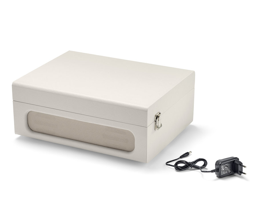 Bílý přenosný gramofon v retro stylu s funkcí Bluetooth® a napájecí kabel.