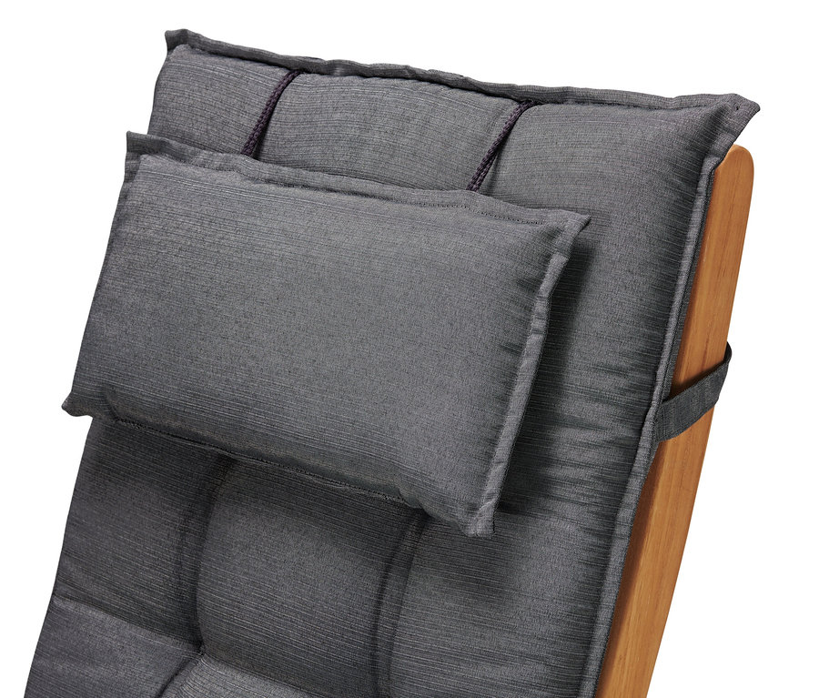 Detail antracitové podložky na židli s vysokým opěradlem.