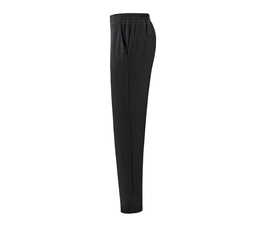 Černé kalhoty joggpant s elastickým pasem a kapsami.