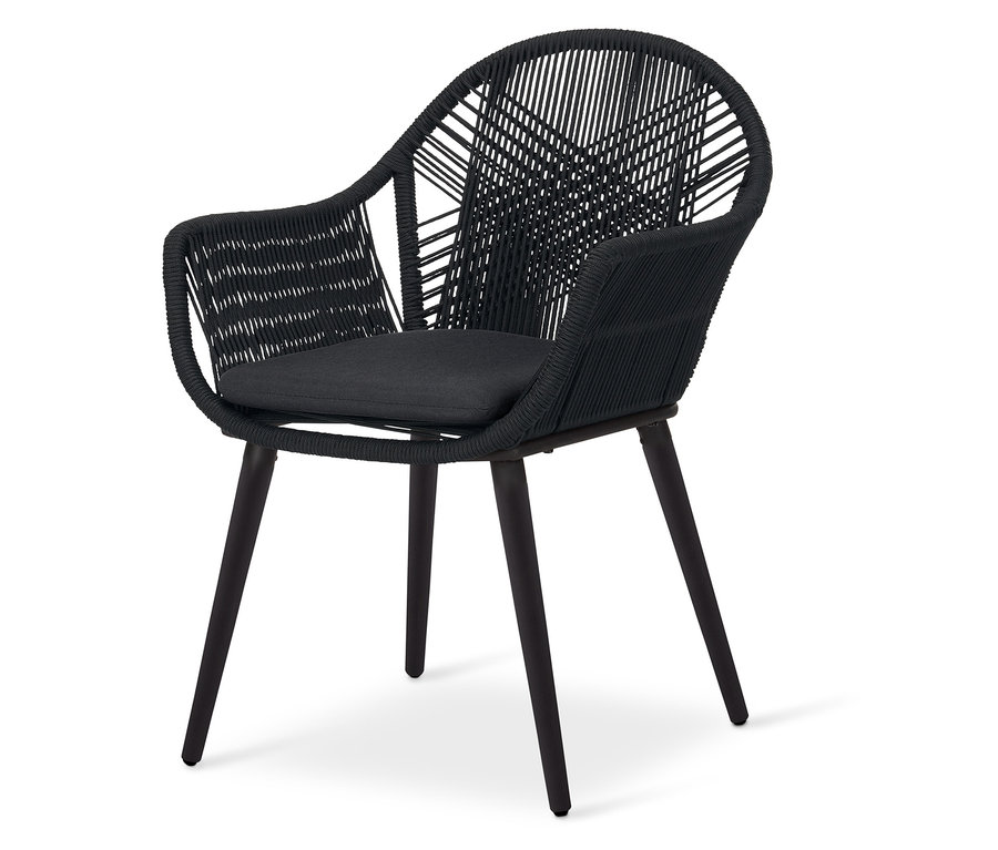 Černá zahradní židle s textilním křížovým výpletem a tmavýma dřevěnýma nohama.